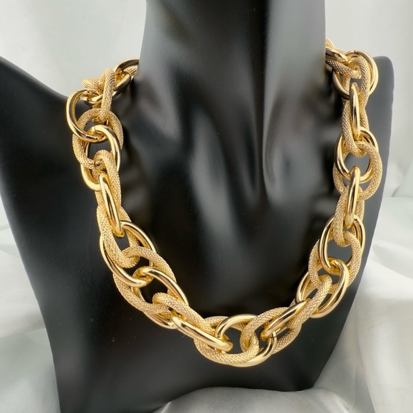 Chunky Gold Textured Adjustable Chain Necklace - Picture 5 of 7